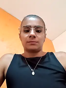 Snapshot of Leslly_ chatting on 11, 4, 2026 Leslly online show from 11, 4, 2026