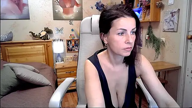Kendra Mom online show from 21, 4, 2026