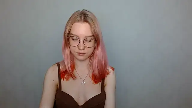 Snapshot of cindi_hot chatting on 8, 12, 2024 cindi hot online show from 8, 12, 2024