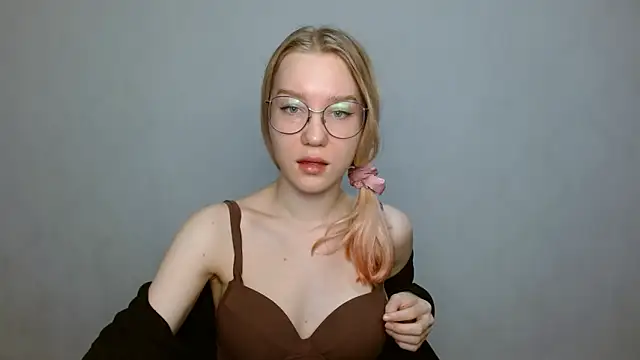 Snapshot of cindi_hot chatting on 25, 1, 2025 cindi hot online show from 25, 1, 2025