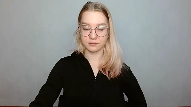 Snapshot of cindi_hot chatting on 9, 2, 2025 cindi hot online show from 9, 2, 2025