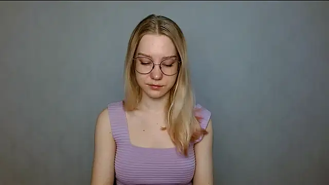 Snapshot of cindi_hot chatting on 2, 3, 2025 cindi hot online show from 2, 3, 2025