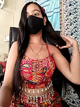 Snapshot of Parinaaz18 chatting on 10, 9, 2025 Parinaaz18 online show from 10, 9, 2025