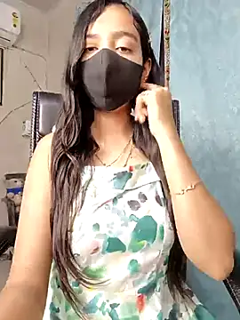 Snapshot of Parinaaz18 chatting on 3, 12, 2025 Parinaaz18 online show from 3, 12, 2025