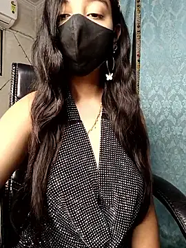 Snapshot of Parinaaz18 chatting on 15, 12, 2025 Parinaaz18 online show from 15, 12, 2025