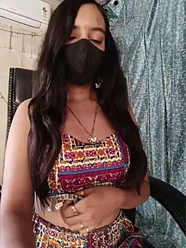 Snapshot of Parinaaz18 chatting on 25, 6, 2026 Parinaaz18 online show from 25, 6, 2026
