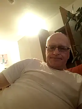 Snapshot of Milkasahne64 chatting on 23, 10, 2025 Milkasahne64 online show from 23, 10, 2025