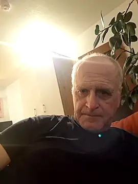 Snapshot of Milkasahne64 chatting on 13, 11, 2025 Milkasahne64 online show from 13, 11, 2025