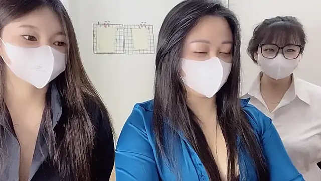 Snapshot of Bamboo_Swetie chatting on 16, 12, 2025 Bamboo Swetie online show from 16, 12, 2025