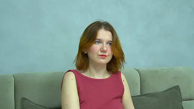 Snapshot of LessySmith chatting on 21, 9, 2025 LessySmith online show from 21, 9, 2025
