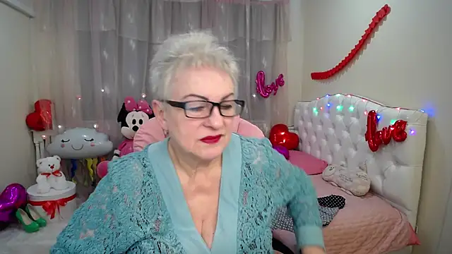 KayleSmoll online show from 13, 2, 2025