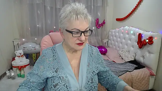 KayleSmoll online show from 14, 3, 2025