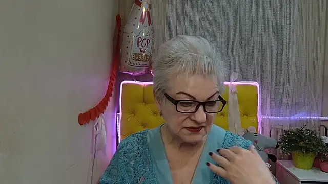 KayleSmoll online show from 22, 3, 2025