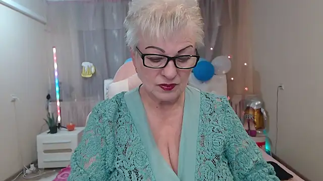 KayleSmoll online show from 7, 10, 2025