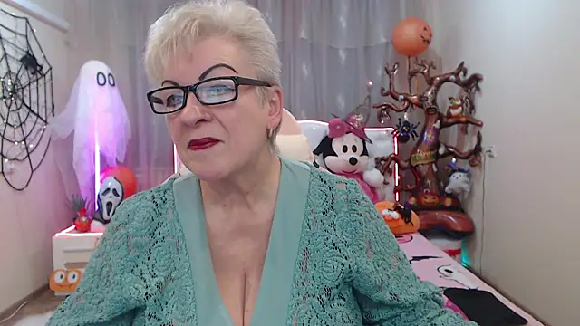 KayleSmoll online show from 24, 10, 2025