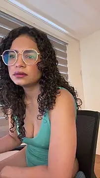 cinnamon rosa online show from 15, 1, 2026