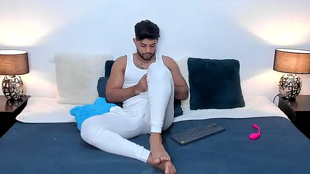 Snapshot of Luciano_and_Marlon chatting on 27, 12, 2024 Luciano and Marlon online show from 27, 12, 2024