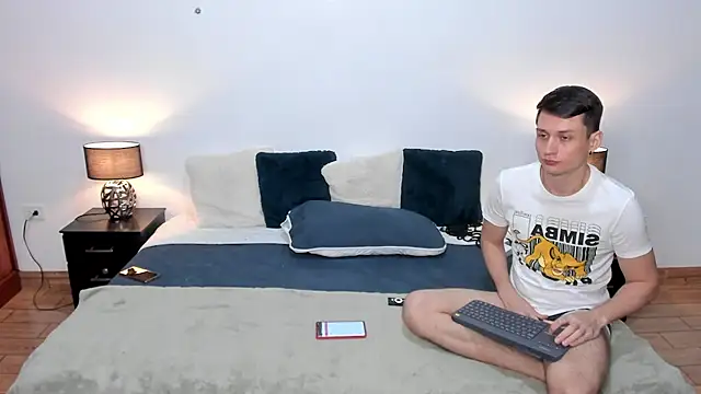 Snapshot of Luciano_and_Marlon chatting on 8, 1, 2025 Luciano and Marlon online show from 8, 1, 2025