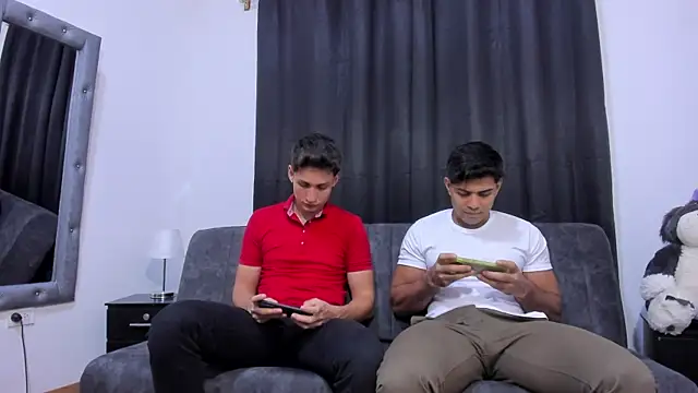 Snapshot of Luciano_and_Marlon chatting on 11, 10, 2025 Luciano and Marlon online show from 11, 10, 2025