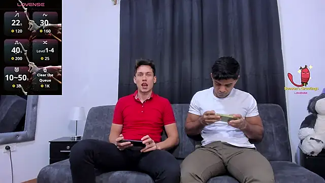 Snapshot of Luciano_and_Marlon chatting on 22, 10, 2025 Luciano and Marlon online show from 22, 10, 2025