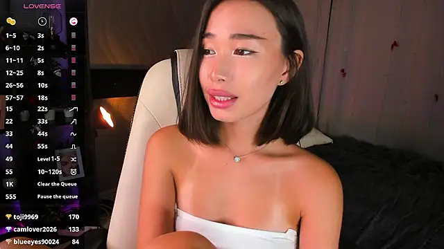 Snapshot of sensualily chatting on 15, 4, 2026 sensualily online show from 15, 4, 2026