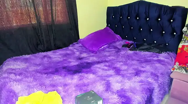 scarlet tommy online show from 13, 3, 2025