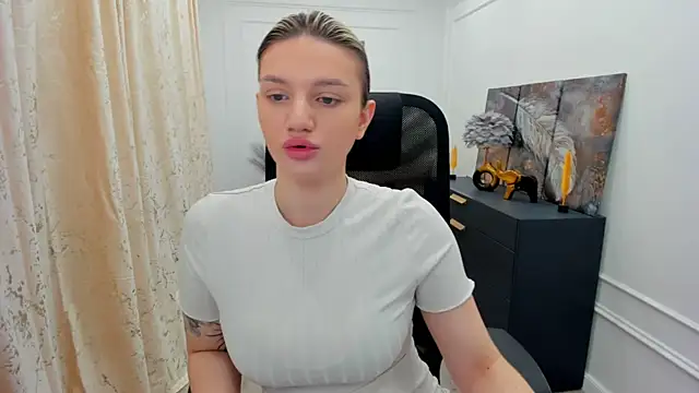 SelenaeMoore online show from 30, 5, 2026