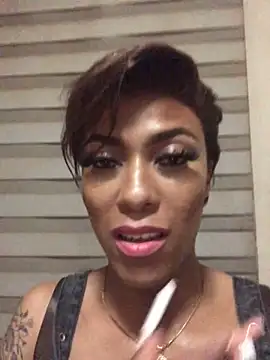 Snapshot of Kylie_Hairy_Bbc chatting on 5, 10, 2025 Kylie Hairy Bbc online show from 5, 10, 2025