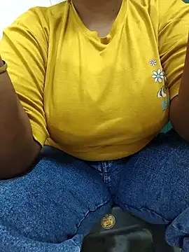 Snapshot of Priya-89 chatting on 17, 12, 2025 Priya-89 online show from 17, 12, 2025