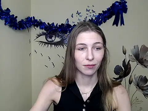 Snapshot of StrangerGi chatting on 4, 2, 2025 StrangerGi online show from 4, 2, 2025
