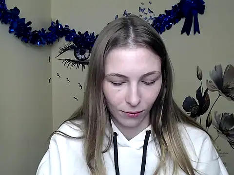 Snapshot of StrangerGi chatting on 5, 2, 2025 StrangerGi online show from 5, 2, 2025