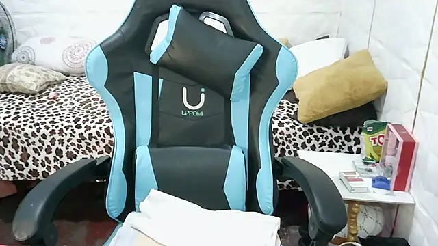 Mendoza Amaranata online show from 2, 1, 2025