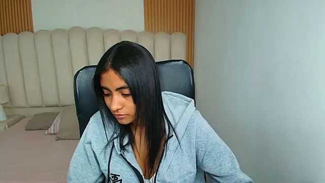 Snapshot of shaneelle chatting on 9, 2, 2026 shaneelle online show from 9, 2, 2026