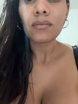 ambarsmith02 online show from 5, 4, 2026