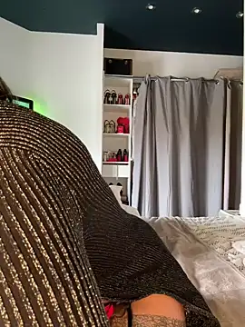 lynagreen01 online show from 20, 2, 2025