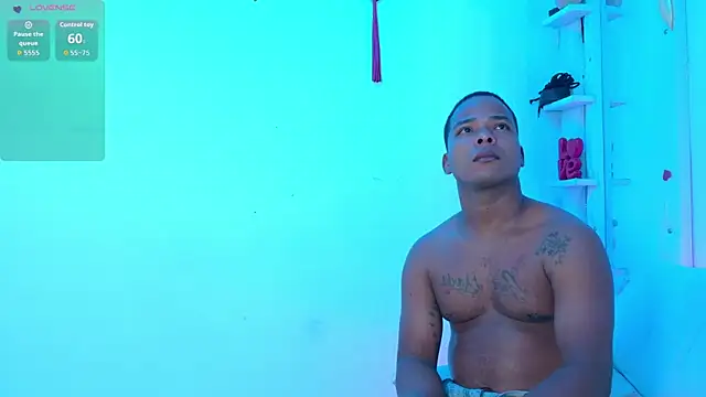 Snapshot of _exoticcouple69_ chatting on 4, 10, 2025 exoticcouple69 online show from 4, 10, 2025