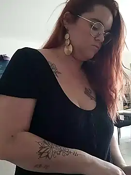 Snapshot of XXJulieXXhot chatting on 6, 2, 2025 XXJulieXXhot online show from 6, 2, 2025