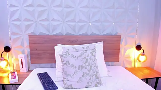 Snapshot of Stacey_white_ chatting on 3, 10, 2025 Stacey white  online show from 3, 10, 2025