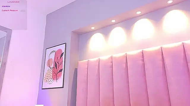 Snapshot of KeilyRoss chatting on 23, 10, 2025 KeilyRoss online show from 23, 10, 2025