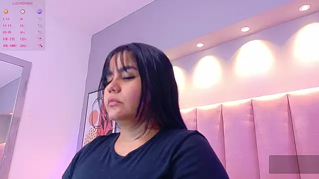 Snapshot of KeilyRoss chatting on 17, 12, 2025 KeilyRoss online show from 17, 12, 2025