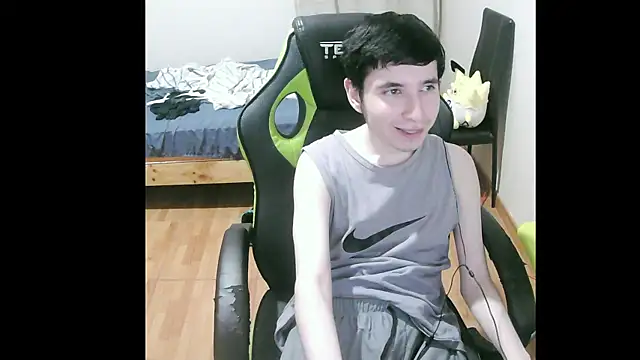 Snapshot of Twink_martinboy chatting on 11, 1, 2025 Twink martinboy online show from 11, 1, 2025