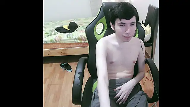 Snapshot of Twink_martinboy chatting on 3, 2, 2025 Twink martinboy online show from 3, 2, 2025