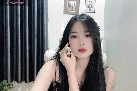 Snapshot of _Aimy_ chatting on 5, 1, 2025 Aimy online show from 5, 1, 2025
