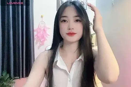 Snapshot of _Aimy_ chatting on 7, 1, 2025 Aimy online show from 7, 1, 2025