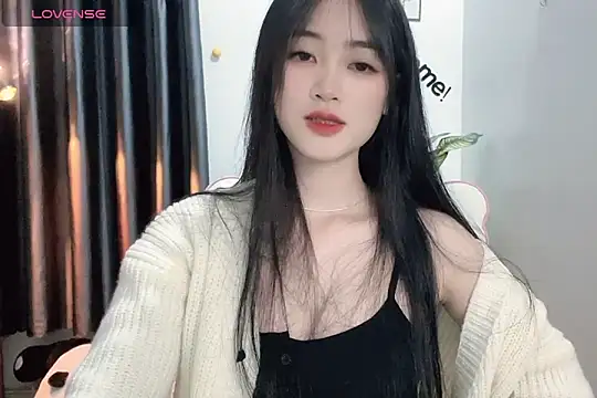 Snapshot of _Aimy_ chatting on 8, 1, 2025 Aimy online show from 8, 1, 2025