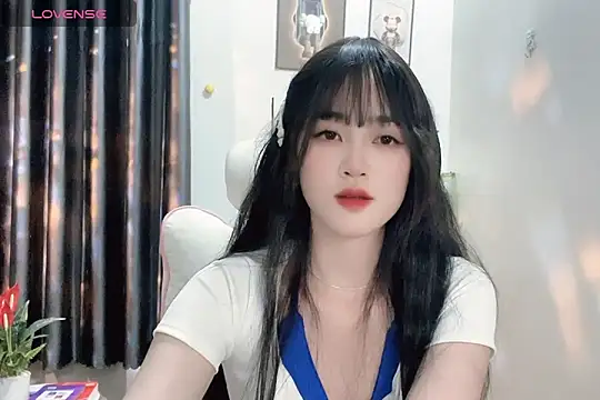 Snapshot of _Aimy_ chatting on 14, 1, 2025 Aimy online show from 14, 1, 2025