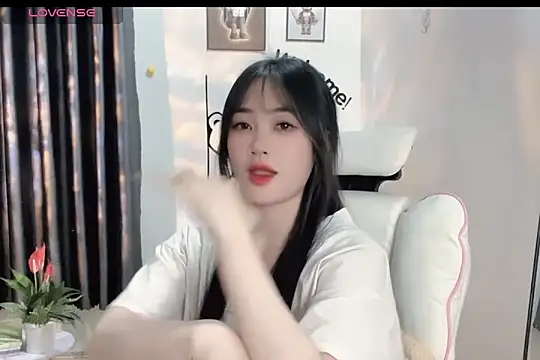 Snapshot of _Aimy_ chatting on 17, 2, 2025 Aimy online show from 17, 2, 2025
