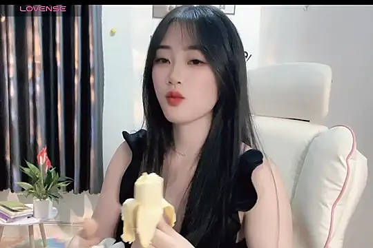 Snapshot of _Aimy_ chatting on 18, 2, 2025 Aimy online show from 18, 2, 2025