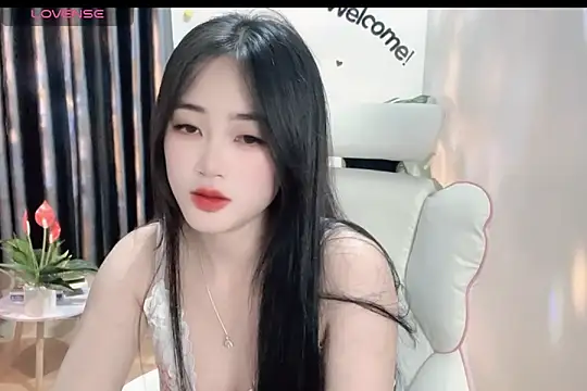 Snapshot of _Aimy_ chatting on 27, 2, 2025 Aimy online show from 27, 2, 2025