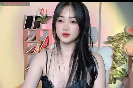Snapshot of _Aimy_ chatting on 6, 3, 2025 Aimy online show from 6, 3, 2025